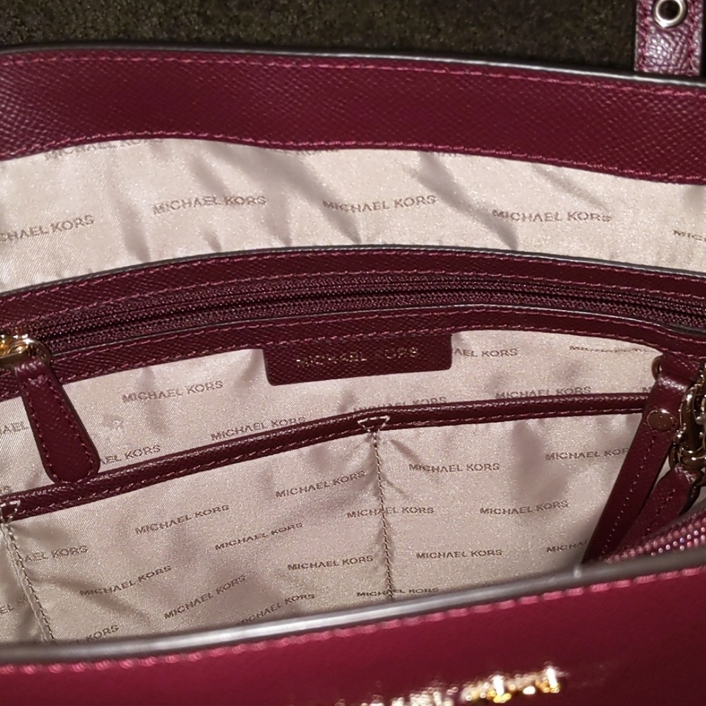 Michael Kors Leather Tote/Purse - Picture 8 of 8
